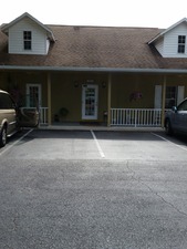 Uncle G’s Bed & Biscuit